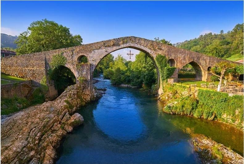 Apartamento Entero El Puente Onís المظهر الخارجي الصورة